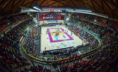 Bùng nổ tại e-work arena: Eurotek Uyba Busto Arsizio sẵn sàng cho chặng nước rút Serie A1
