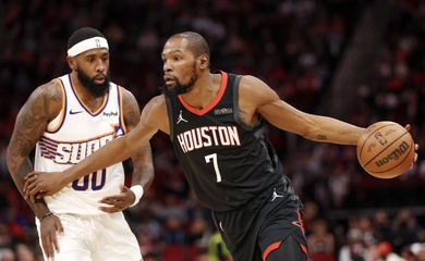 Kevin Durant ném game-winner hạ Phoenix Suns, trải lòng về việc bị đội bóng cũ "biến thành vật tế thần"