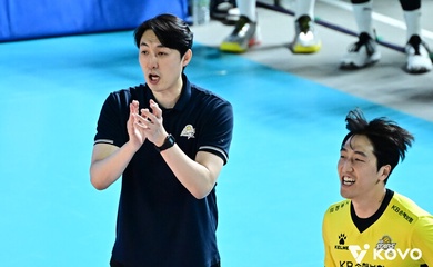 KB Insurance ngược dòng ấn tượng, HLV Ha Hyun-yong có chiến thắng đầu tay