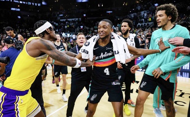 Căng thẳng sau trận Spurs - Lakers: Jarred Vanderbilt chọc tay vào mặt Jeremy Sochan