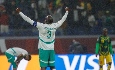 Senegal vào bán kết Cúp châu Phi sau khi đánh bại Mali với 10 người