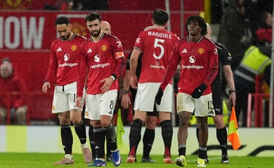 Khó khăn chồng chất cho MU sau khi bị Brighton loại ở FA Cup