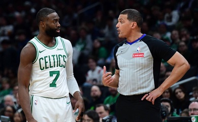 Jaylen Brown bị NBA phạt 35.000 USD sau màn mắng trọng tài thậm tệ