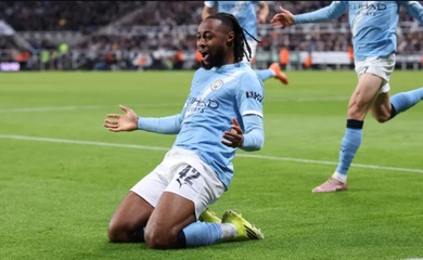 Tân binh Semenyo giúp Man City giành lợi thế ở bán kết Carabao Cup