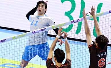 Korean Air chìm sâu khủng hoảng, HLV Renan vẫn đặt niềm tin vào toàn đội