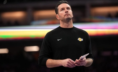 HLV JJ Redick gay gắt bảo vệ LeBron James: "Những kẻ chỉ trích anh ta thật là điên rồ"