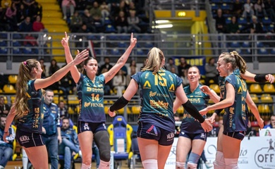 Reale Mutua Fenera Chieri 76 thắng tưng bừng, giành vé vào Coppa CEV