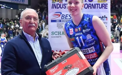 Isabelle Haak gia hạn hợp đồng với Imoco Volley