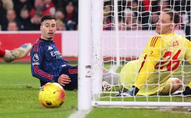 Arsenal bỏ lỡ cơ hội nới rộng khoảng cách lên 9 điểm sau trận hoà gây tranh cãi