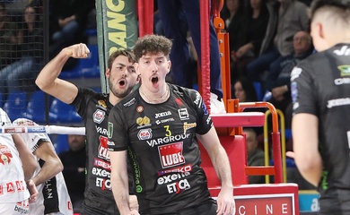 Lube Sir al Palas:  “Những Đầu Bếp” thách thức đội đầu bảng