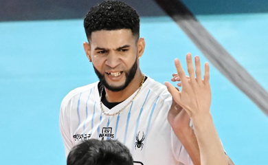 Leo bùng nổ với 26 điểm, Hyundai Capital áp sát ngôi đầu