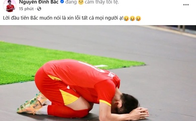 Quặn lòng hình ảnh Đình Bắc xin lỗi sau trận thua U23 Trung Quốc