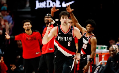 Bùng nổ trên sân nhưng cô đơn ngoài đời: Nỗi niềm của sao trẻ Deni Avdija tại NBA