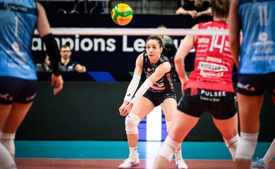 Huyền thoại libero De Gennaro tiếp tục thi đấu thêm ít nhất một mùa giải