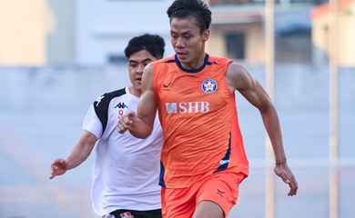 Ra mắt CLB Đà Nẵng, Quế Ngọc Hải nhận trái đắng trên sân Pleiku