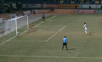 Xuân Son đá hỏng phạt đền phút bù giờ, Nam Định đánh rơi chiến thắng khó tin