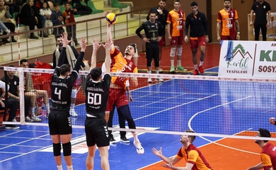 Galatasaray và Belediyespor mang đến cuộc rượt đuổi 5 set hấp dẫn