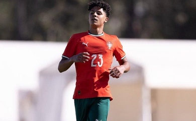 Con trai của Cristiano Ronaldo gây sốt với kỹ năng siêu hạng