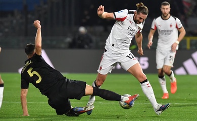 Rabiot nhận 2 thẻ vàng trong 30 giây: tiền vệ của AC Milan có nguy cơ bị treo giò bao nhiêu trận?