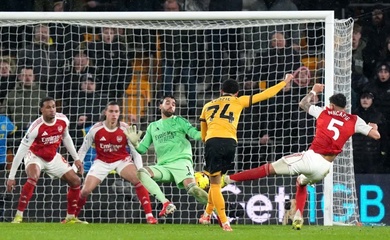 Arsenal tuột mất chiến thắng với bàn thua từ phản lưới nhà ở phút bù giờ