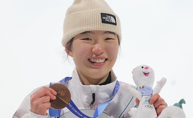 Từ bàn bóng bàn đến bục vinh quang Olympic: Hành trình kiên cường của "đóa hồng" trượt ván Yu Seung-eun