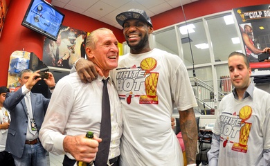 Góc nhìn kinh tế từ cú dứt áo ra đi của LeBron James: Lẽ ra đã có một thập kỷ hái ra tiền tại Miami Heat