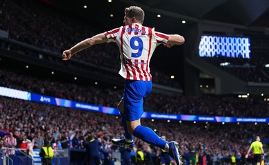 Sorloth lập hat-trick cho Atletico và đi vào lịch sử Champions League