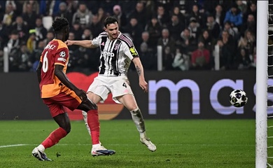 Juventus ngược dòng thắng 3-0 vẫn bị loại đau đớn ở hiệp phụ