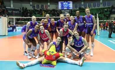 Milano huỷ diệt đối thủ, giành vé vào tứ kết Champions League