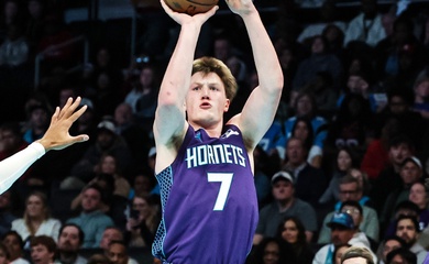 Vượt mặt đàn anh, tân binh đắt giá của Hornets xô đổ kỷ lục ném 3 điểm lịch sử NBA