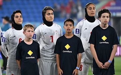 Tuyển nữ Iran im lặng khi quốc ca vang lên ở Asian Cup 2026