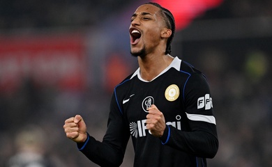 Joao Pedro lập hat-trick, Chelsea đè bẹp đội đứng trong Top 4