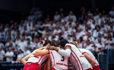 Regiane Bidias toả sáng giúp Lodz trở lại cuộc đua Tauron Liga