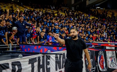 Hoàng thân Malaysia phản pháo chỉ trích vụ bê bối 7 cầu thủ nhập tịch: “Hãy kiện tôi ra tòa”