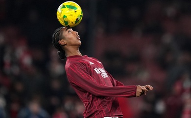 Marli Salmon, cầu thủ 16 tuổi lần đầu được đá chính của Arsenal là ai?