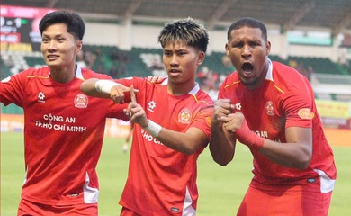 Công an TPHCM đẩy HAGL trở lại cuộc đua trụ hạng V.League