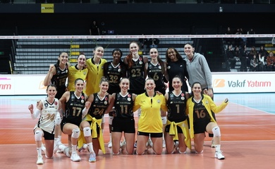 VakıfBank thể hiện sức mạnh tuyệt đối, củng cố ngôi đầu Sultanlar Ligi