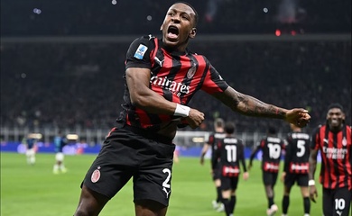 Estupinan ghi bàn quyết định ở trận derby, AC Milan mở lại cuộc đua vô địch