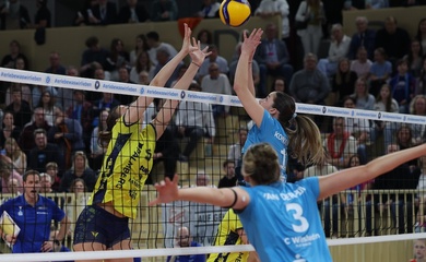 Schwerin đánh bại Wiesbaden, tiếp tục bám đuổi vị trí số 1 Bundesliga