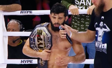  Arman Tsarukyan "ru ngủ" Muhammad Mokaev tại Brazil, thách thức Charles Oliveira ở UFC