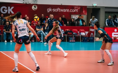 Chieri ngược dòng kịch tính trước Dresdner ở bán kết CEV Cup nữ