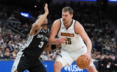 Nikola Jokic tái hiện bộ chỉ số 30-20-10 khó tin, Denver Nuggets ngược dòng ngoạn mục