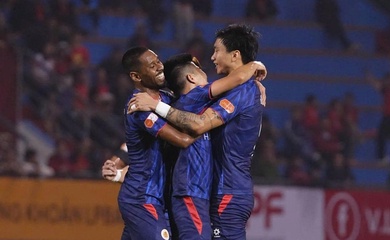 CAHN thắng nghẹt thở Ninh Bình, củng cố ngôi đầu bảng V.League