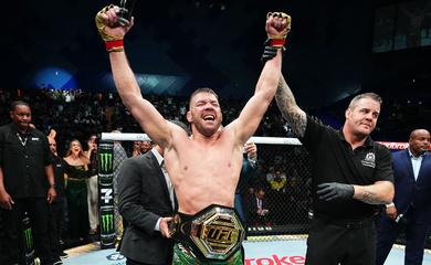 Góc nhìn chuyên gia: Dricus du Plessis cảnh báo đừng vội đánh giá thấp Sean Strickland trước Chimaev