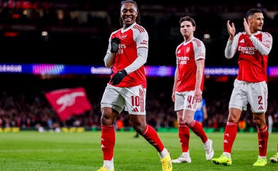 Arsenal vào tứ kết Champions League 3 năm liên tiếp sau màn áp đảo