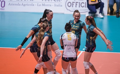 Chieri nghẹt thở vào chung kết CEV Cup, Galatasaray thắng dễ tại bán kết