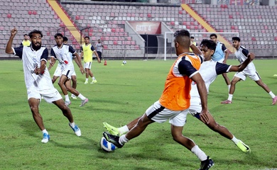 Bangladesh sang sớm 5 ngày, mang “sao Ngoại hạng Anh” đấu tuyển Việt Nam