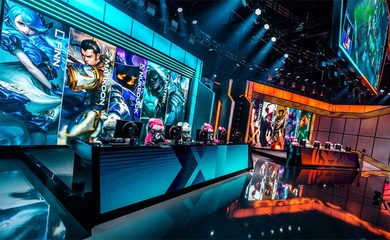 LEC tiếp tục ở lại Berlin đến 2027, Riot Games phủ nhận tin đồn “thi đấu hoàn toàn online”