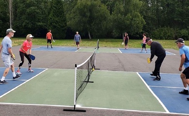 Pickleball đơn và đôi: Cùng luật, khác bản chất thi đấu
