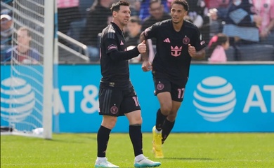 Messi rút ngắn khoảng cách với Cristiano Ronaldo trong cuộc đua ghi bàn mọi thời đại